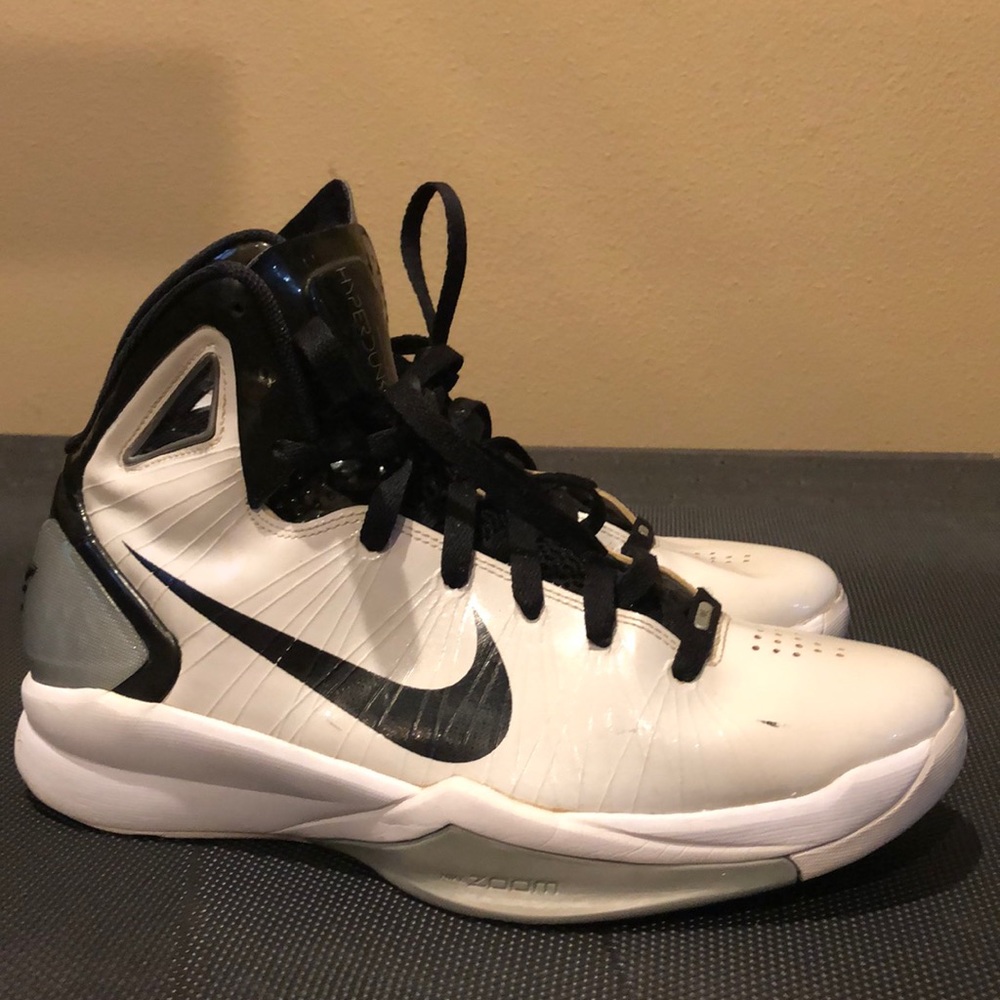 Nike Zoom Hyperdunk  Shoes Size 9 men/ 10.5 women